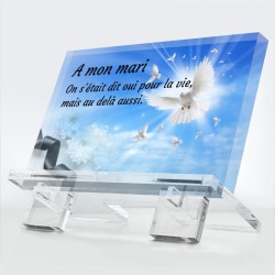 Plaque funéraire Mémoire d’amour en plexiglas 10 mm avec colombe, ciel lumineux et message conjugal