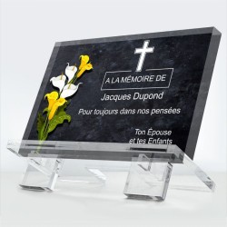 Plaque funéraire Pensée fidèle en plexiglas 10 mm avec croix arums colorés et hommage familial