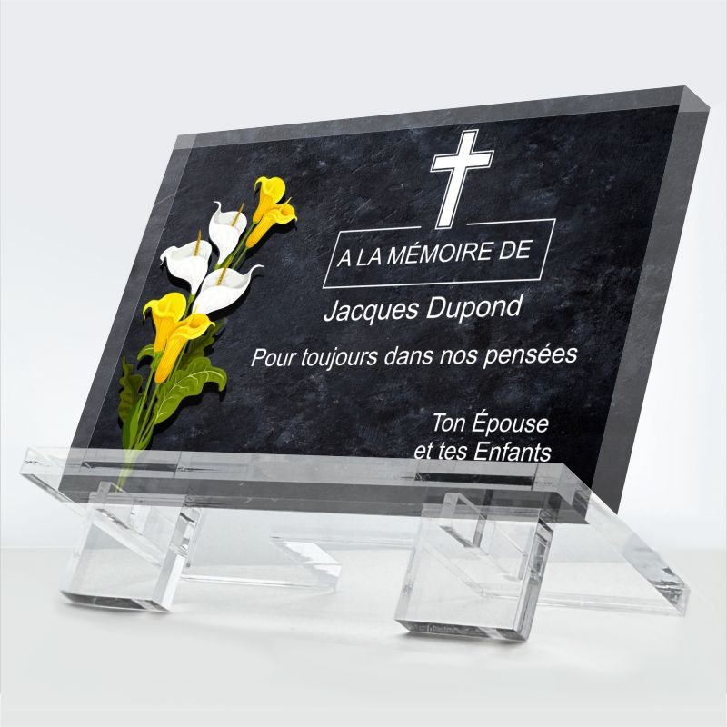 Plaque funéraire Pensée fidèle en plexiglas 10 mm avec croix arums colorés et hommage familial