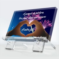 Plaque funéraire cœur. Message : A jamais, on portera ton cœur dans nos cœurs. En verre acrylique de 10 mm d'épaisseur.